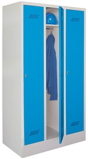 Garderobenschrank mit Sockel, 3 Abteile mit Drehriegel, Türen RAL 5010 - enzianblau, 1850 x 930 x 500 mm, RAL 5010 - Enzianblau 